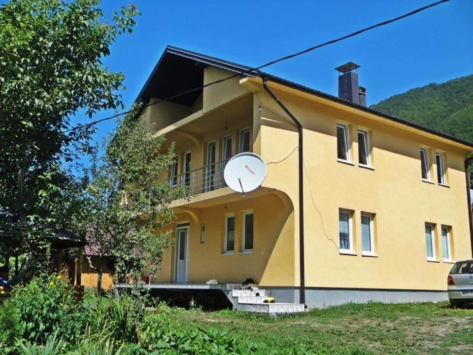 Dedushi Guesthouse &Wood Cabins-Camping Place Gusinje Экстерьер фото